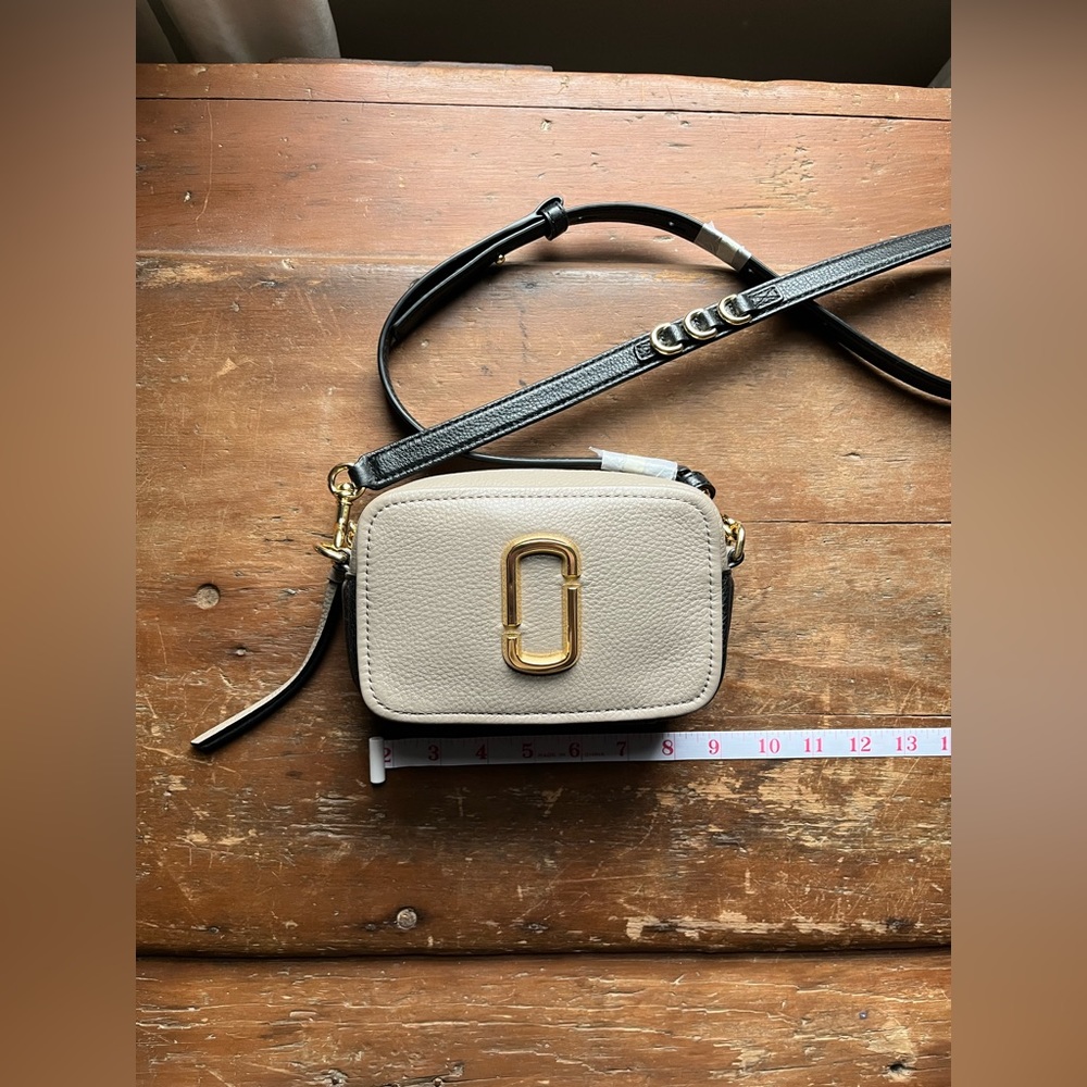 Marc Jacobs Softshot 17 Grained Calfskin Leather Crossbody – Small / Compact